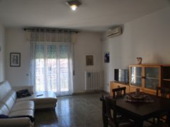 Rosignano Solvay - Appartamento con tre camere e garage - 1