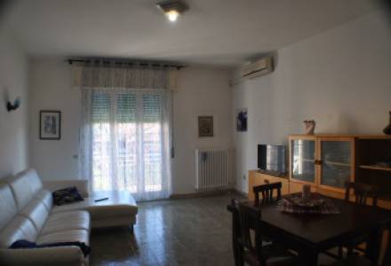 Rosignano Solvay - Appartamento con tre camere e garage