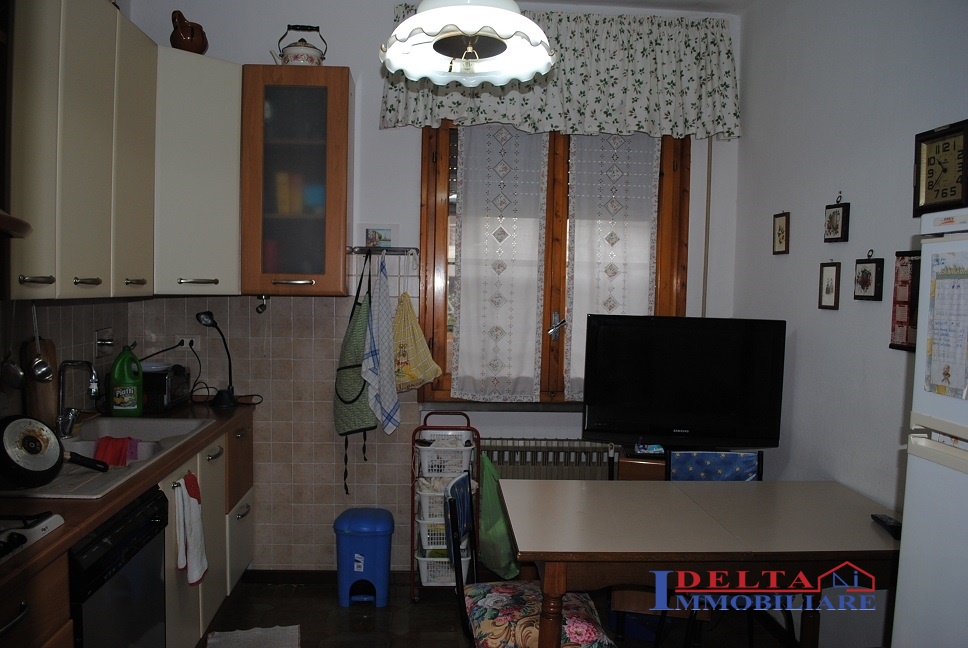 Appartamento ROSIGNANO MARITTIMO vendita  Rosignano Solvay  Agenzia Delta Immobiliare