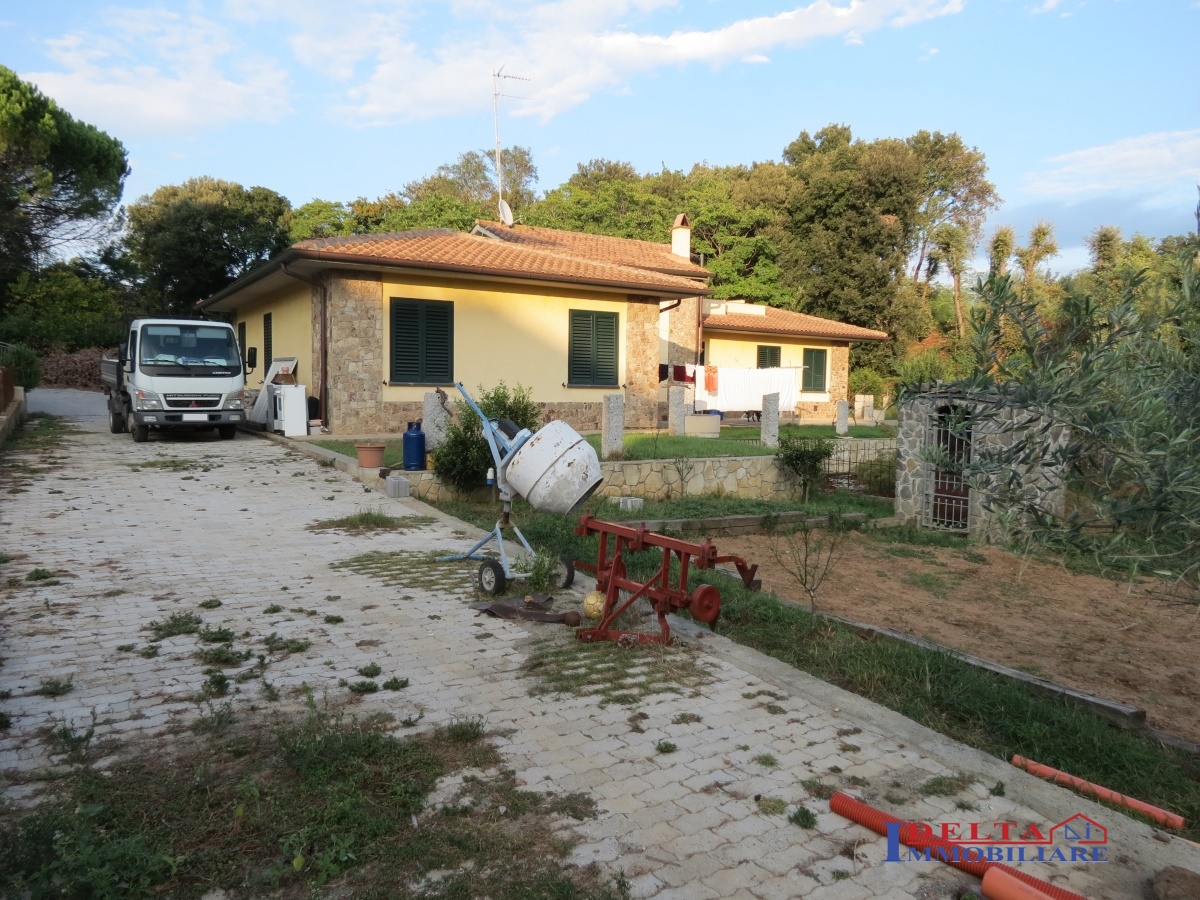 Villa ROSIGNANO MARITTIMO vendita  Rosignano Solvay  Agenzia Delta Immobiliare